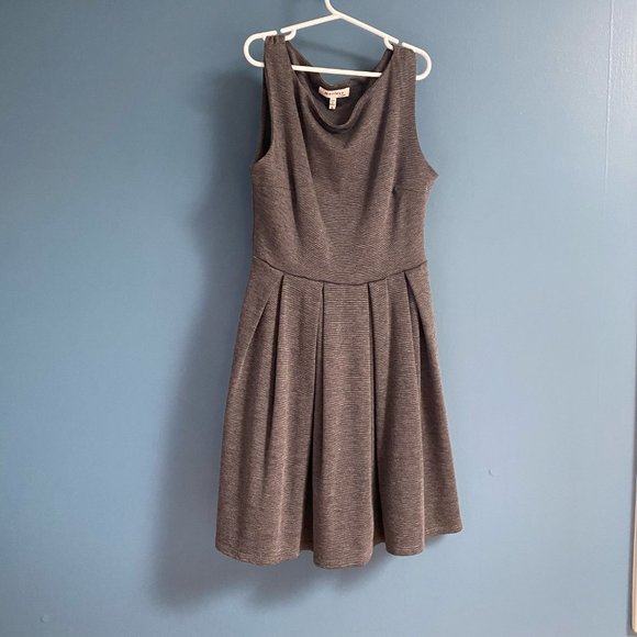 Grey Monteau pleated aline dress - Picture 3 of 5